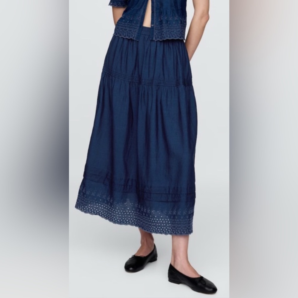 GAP X DOEN Eyelet MIDI Skirt
